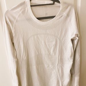 ⚡️lululemon white long sleeve swiftly tech⚡️